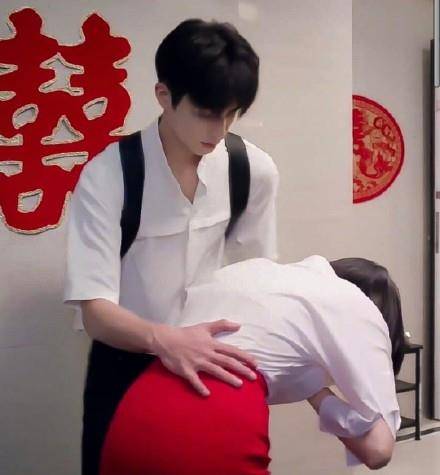 职场 宋茜演技、衣品双开挂！32岁也照样美，这么会穿还怕找不到男朋友