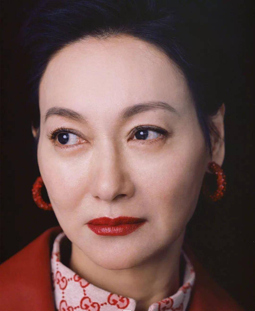 关咏荷带女儿逛书店关咏荷女儿张童漂亮还有一双大长腿