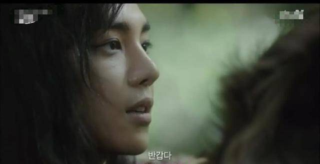 宋仲基宋仲基新剧造型撞款步惊云，泡面头配紫色唇彩像换了张脸