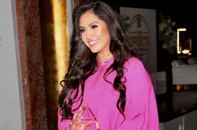 原创瓦妮莎晒情人节礼物加索尔最用心还提到科比去世爱犬好暖