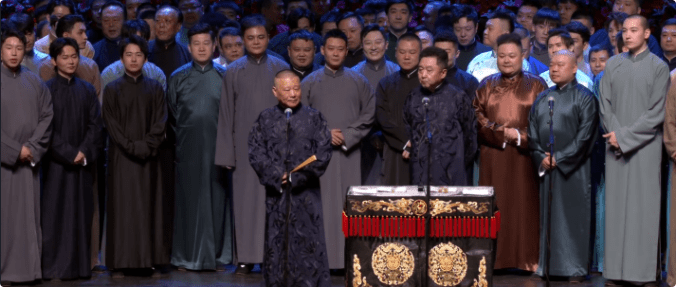 德云社里的大小演员都在积极准备这场盛大的表演.