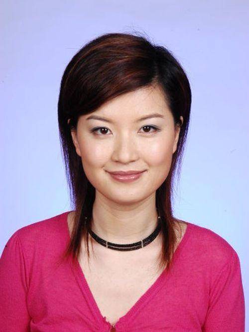 东方卫视当家花旦陈蓉,44岁了还是那样优雅,一家四口其乐融融_上海