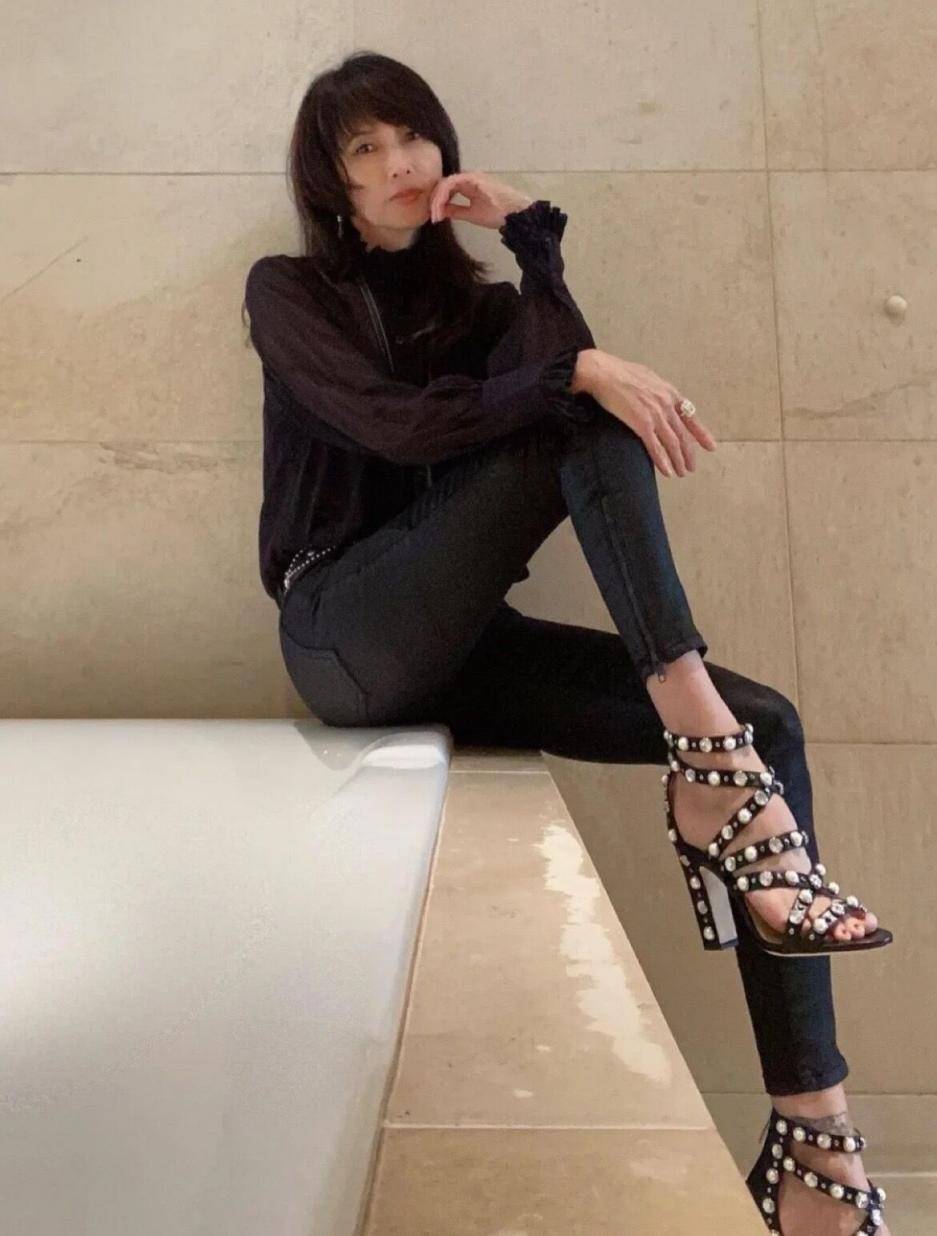 时代 看了工藤静香80年代的穿搭,突然明白:时尚是个轮回、也不分年龄