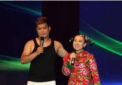 本山带上春晚,成名后开百万路虎,如今抛弃丈夫儿子_王金龙_吕品_表演