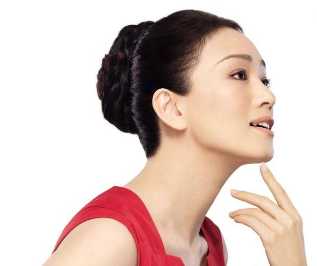 发型长发造型才不止黑长直！女人过了50岁试试这3款发型，大妈变姐姐