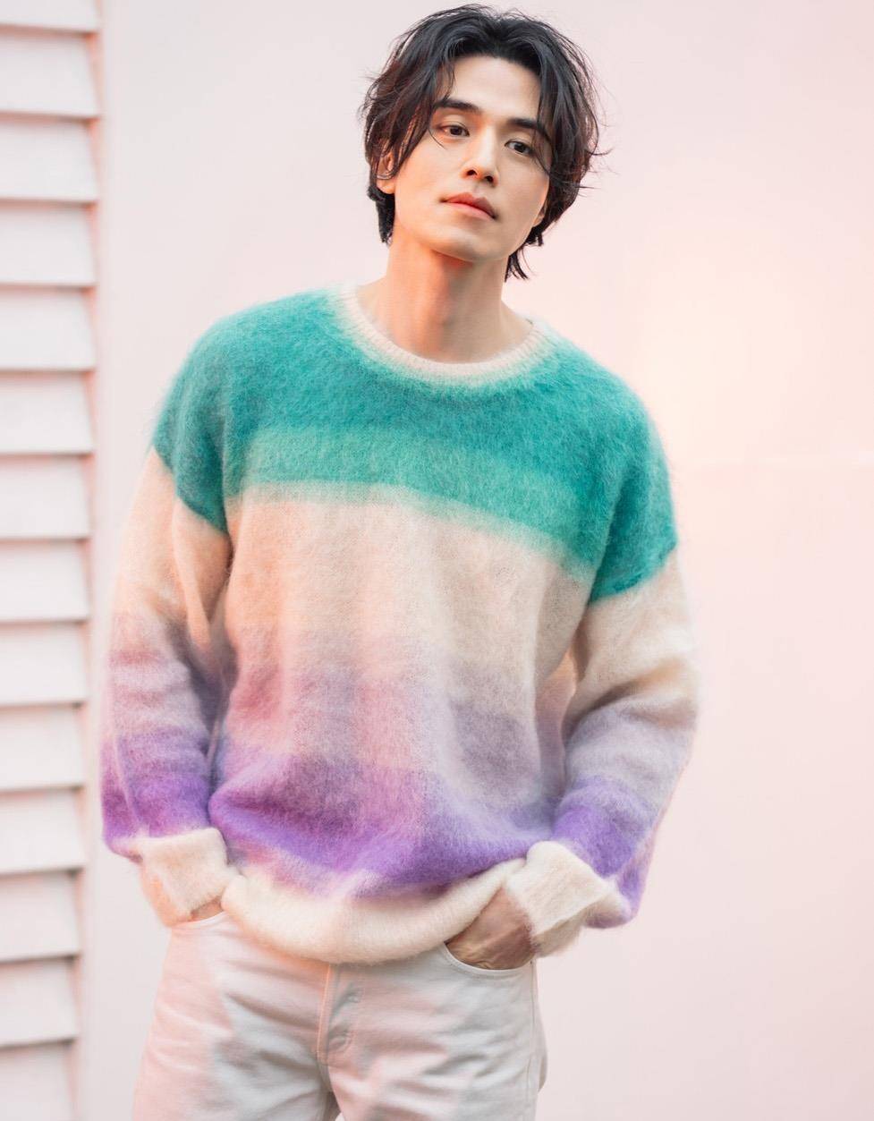 身材 38岁李栋旭和28岁肖战，同是白衣浴缸照造型，美男都喜欢玩禁欲？