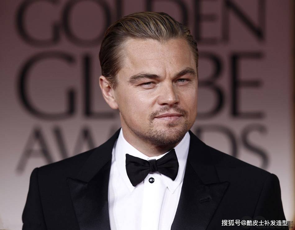 假发欧美男士有多钟爱背头？秃成这样都不放弃，难怪假发都选M型发际线的