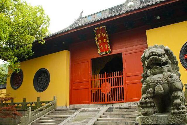 原创浙江这座千年古刹藏有西湖十景之一就在西湖南岸门票10元