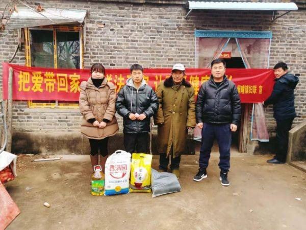安徽省利辛县阚疃镇妇联开展走访慰问留守儿童活动_农村_关爱_社会