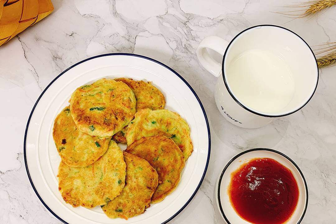 材料|孩子最爱的营养早餐饼，吃一周都不会腻，比粥耐饿，比牛奶还补钙