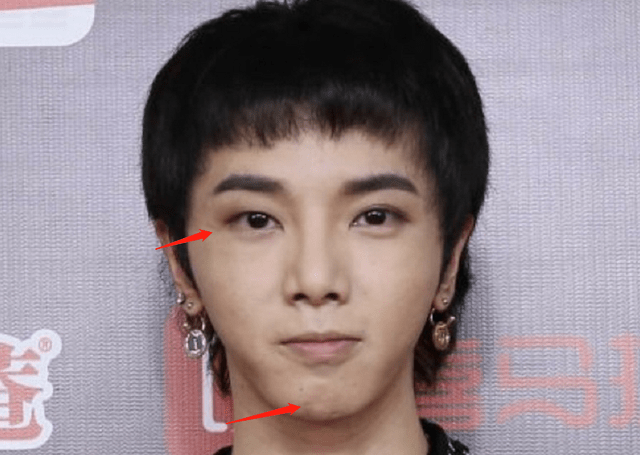 活动当红男星生图：杨洋抬头纹，易烊千玺戴假发，蔡徐坤肖战皮肤好