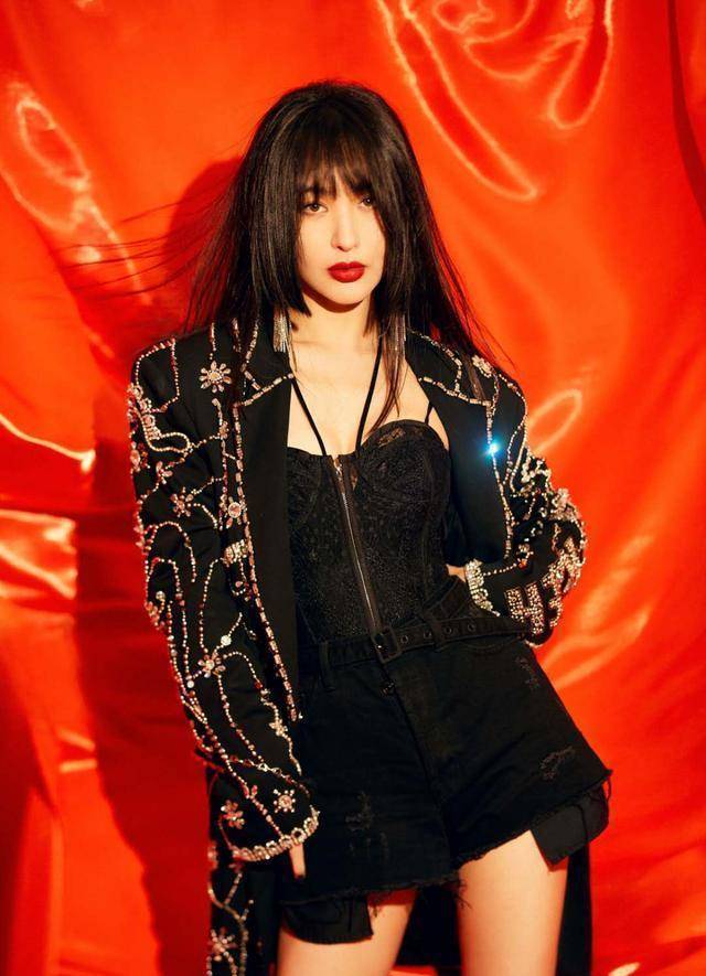 关系33岁李菲儿，性感美艳优雅大气，晓明哥会后悔吗？