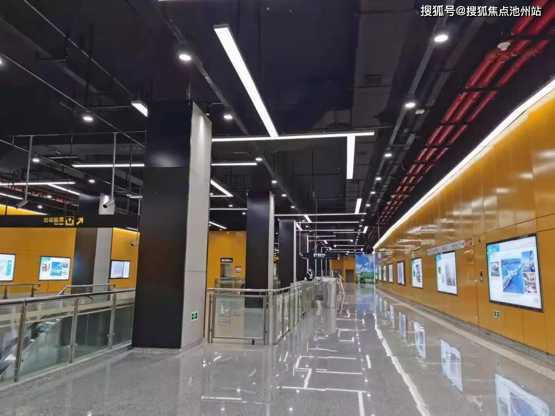 附近有延安西路高架,中环线等高架线路,以及古北路,伊犁路等城市干道