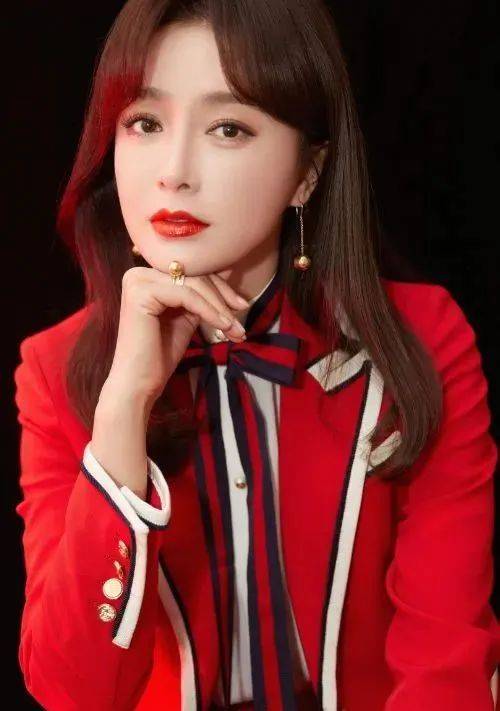 因为当淡颜女神遇上浓颜美人,谁更美?7组女星对比强烈