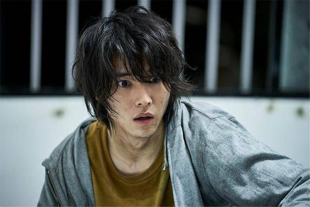 由山崎贤人,土屋太凤主演,主要讲了无所事事的高三学生有栖良平,心中