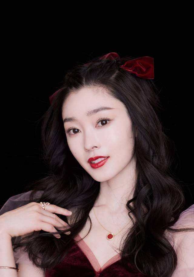 梁小冰五官扁平也很美的女星,我只服这6位!没有浓眉大眼也是大美人