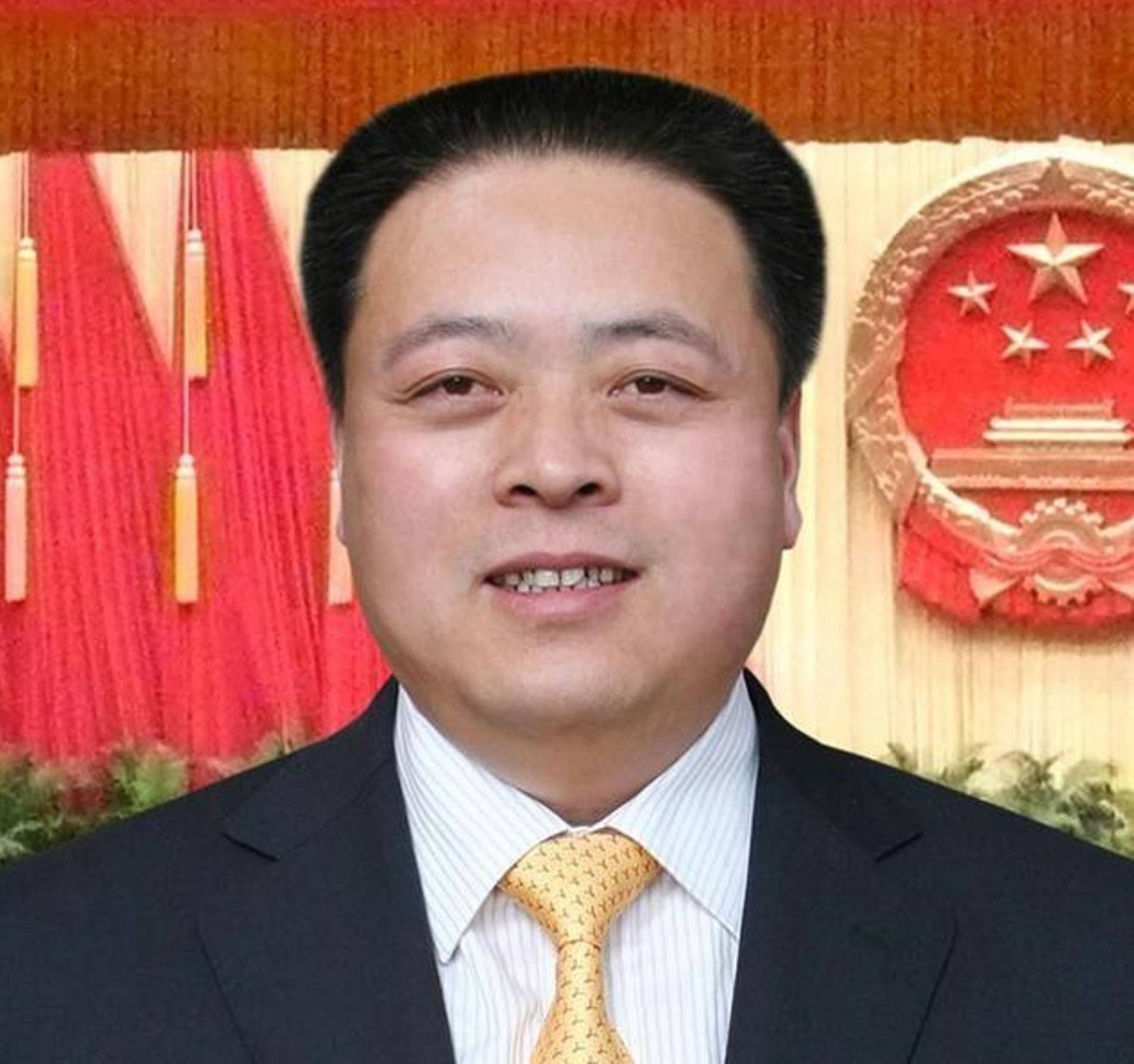 山东"诸城新首富":29岁白手起家,一手创办了60亿"服装王国"_王桂波