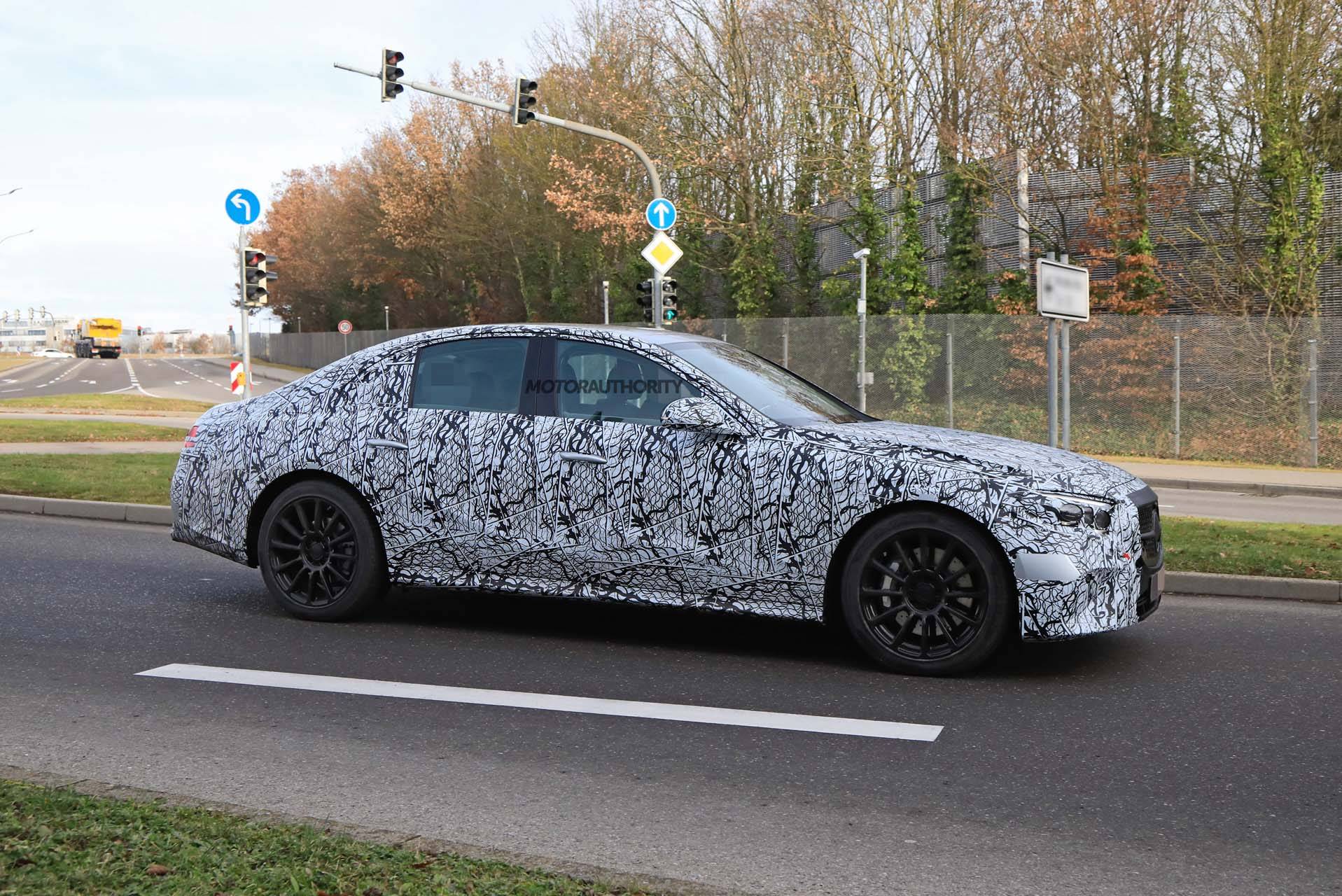 有望2023年发布全新奔驰e级谍照曝光风格更激进