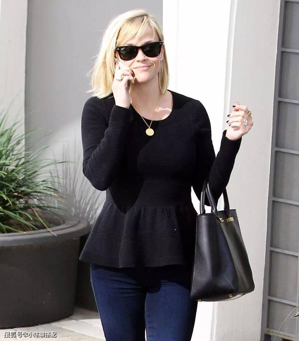 显得 60+女性穿针织衫时,如何避免廉价感?这6个雷区不要踩