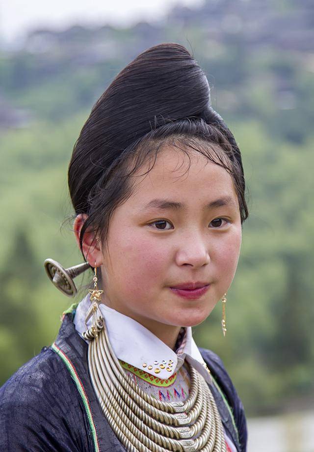 原创阳光下最后一个枪手部落岜沙苗寨