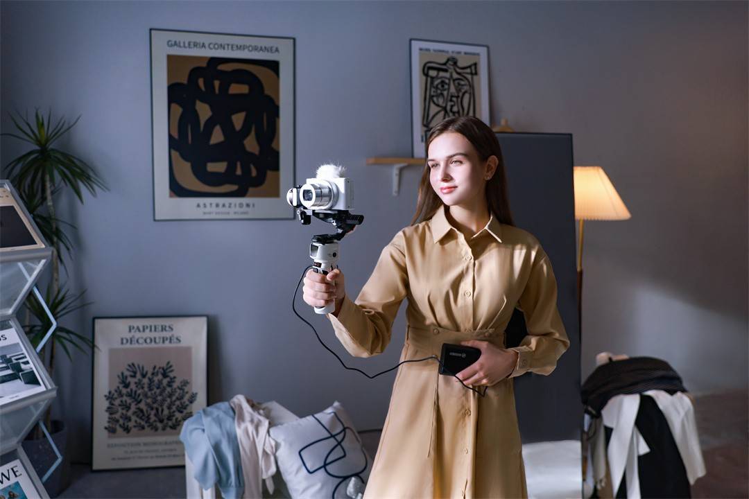 双色温补光灯加持的云鹤M3云台为何称得上是索尼专业微单最佳伴侣