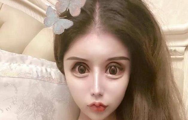 小孩子吉娜怀孕7月不显怀，小孩子练天鹅颈！别推广身材焦虑，做个人吧