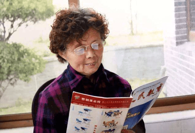 "55岁不愿退休,想在岗继续工作,校长的话却让人心酸_岗位_编制_闲职