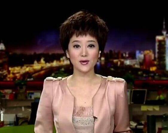 东方卫视新闻女主播图片