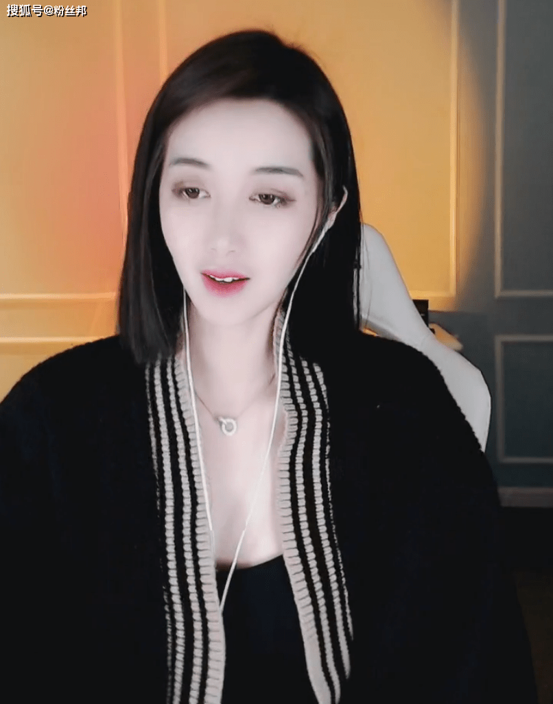 舞帝静静复播仍旧单身,得知百万锹都有女朋友,调侃"真吓人"_直播_师父