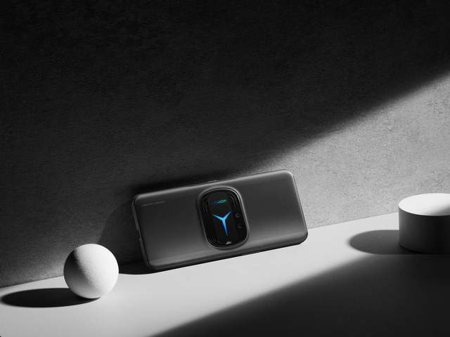 联想拯救者Y90电竞手机发布：骁龙8+双鳍片双风冷，首发3999元起