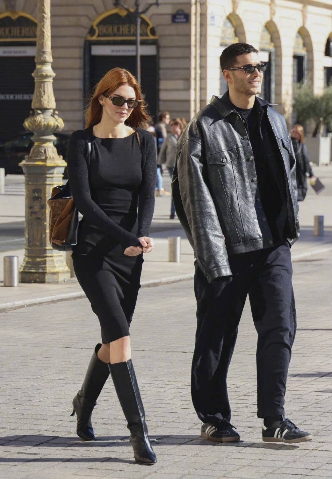 卡戴珊|肯豆新发色也太飒了，定睛一看撞色寡姐，网友：还是黑色适合她！