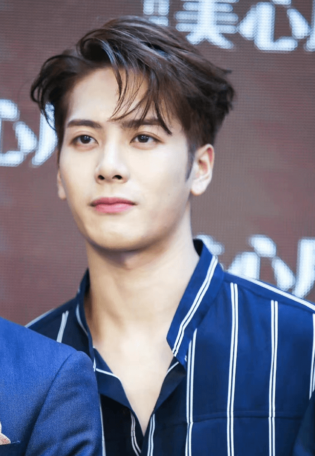 脸部明星整牙后遗症：杨幂脸部松弛，王嘉尔颧骨外扩，宋祖儿法令纹深