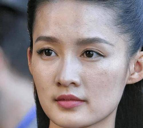 滑铁卢离开了精修图，那些颜值滑铁卢的女明星