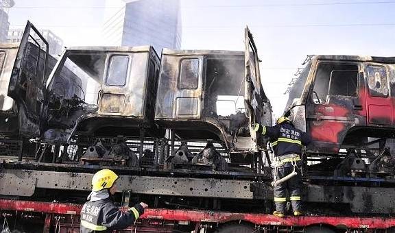 什么叫挂车司机 d539845f91f5495aacb31def9bcd456c.jpeg