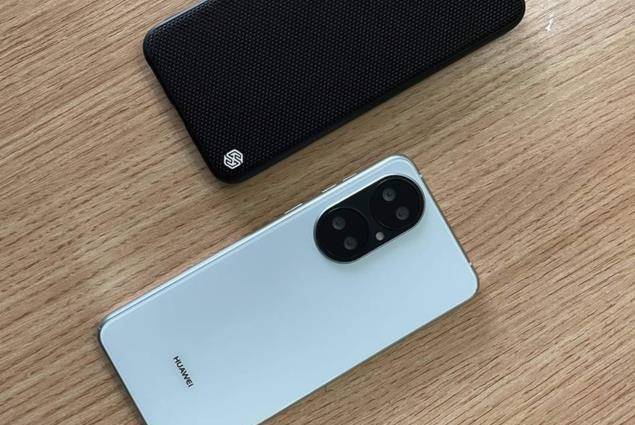 原创华为p50真机现身后置四摄黑白配色发售时间再次跳票