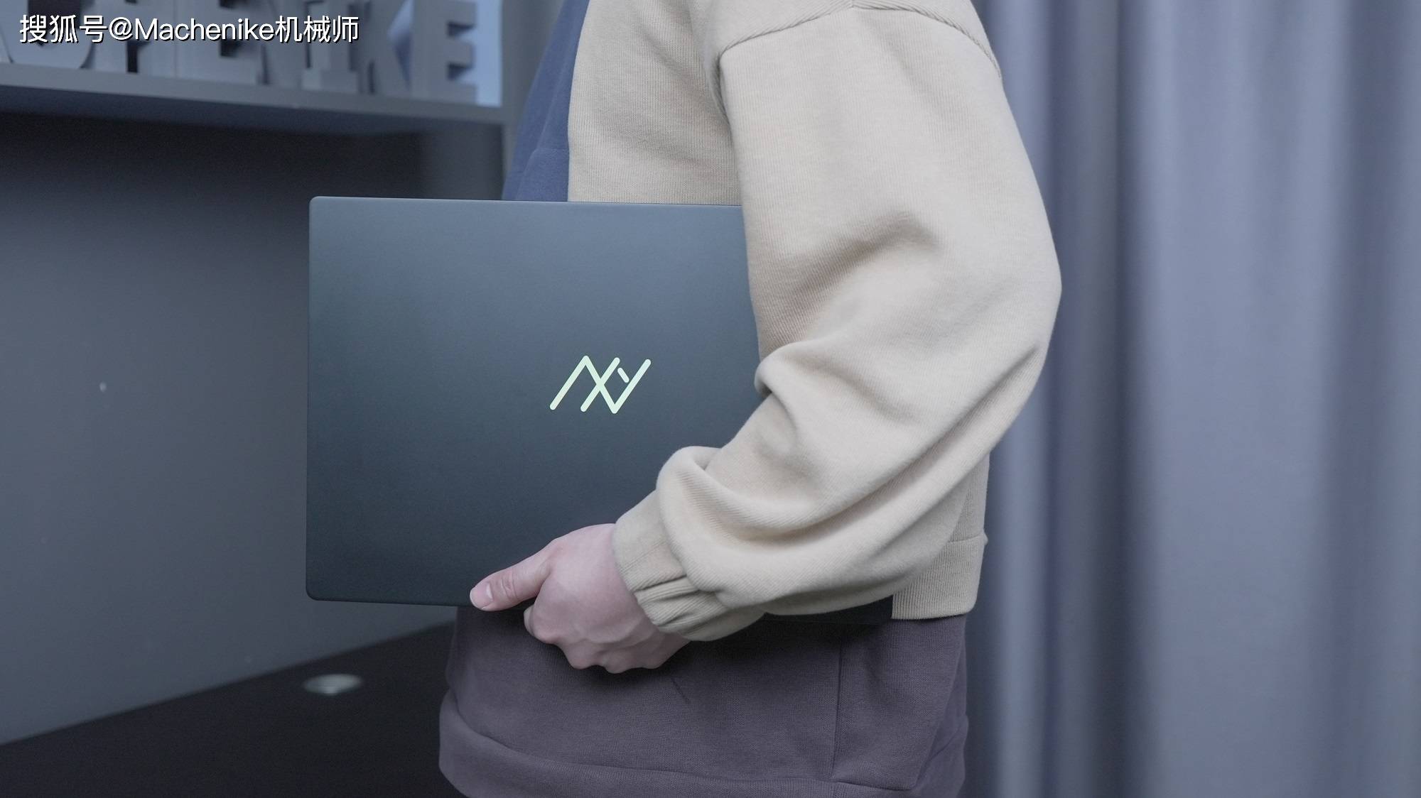 机械师创物者16评测：高性能长续航的轻量型办公本，值得入手吗？