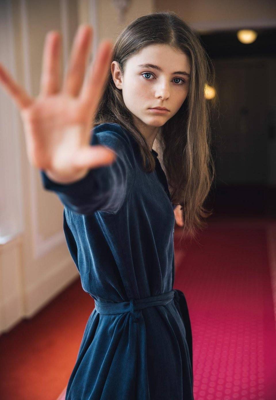 寡姐在这部电影里被00后艳压 阿汤哥也危险_乔乔_托马辛·麦肯齐_世界