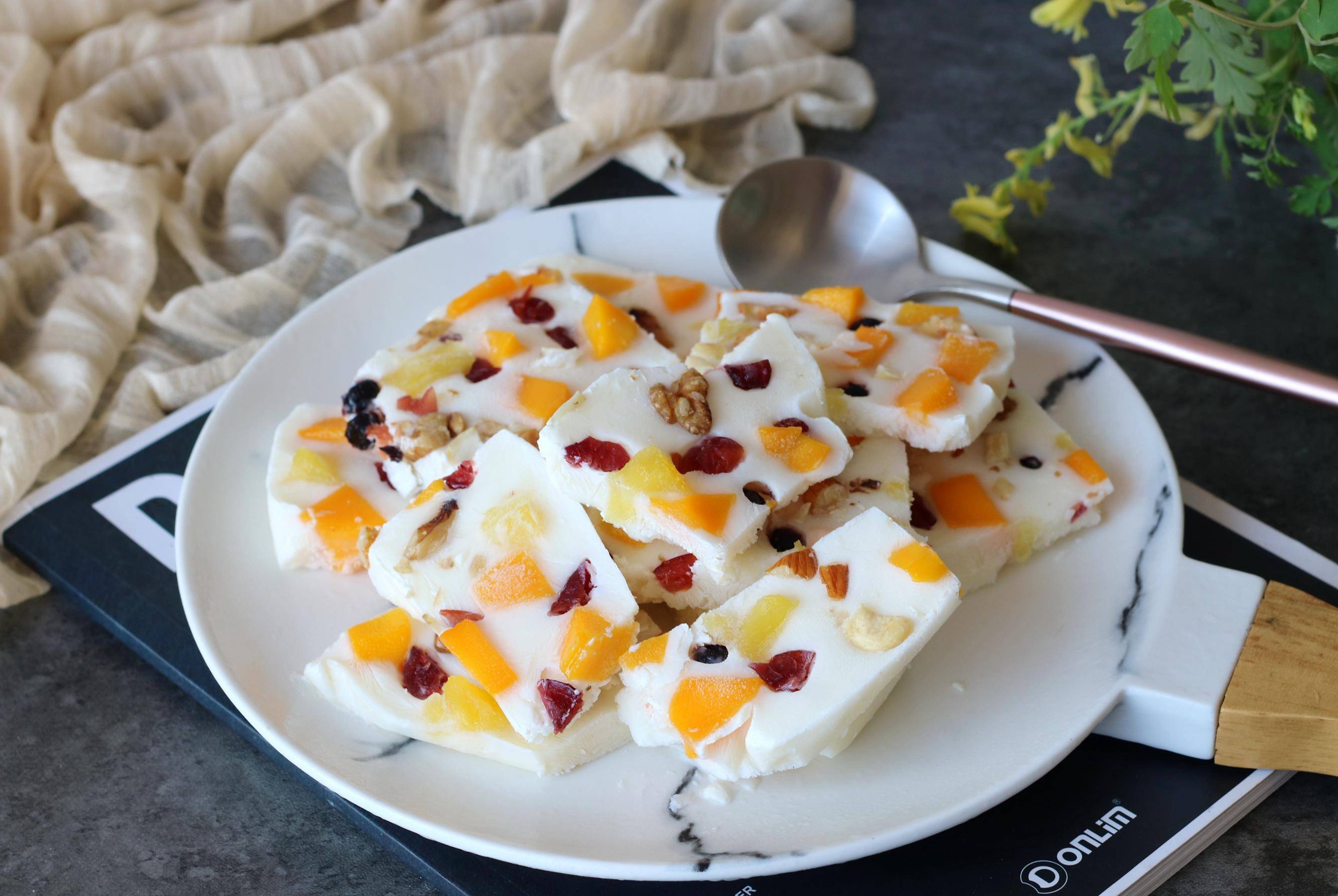 教你用酸奶做小点心,冰力十足透心凉,比雪糕好吃还解馋_冷冻_混合