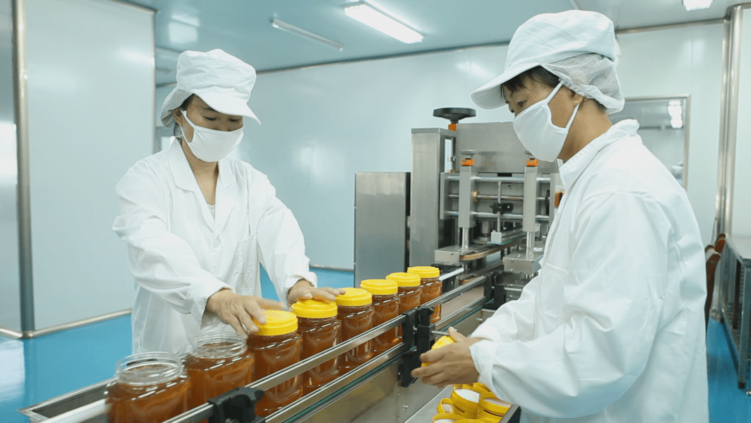 奥金达以小蜜蜂成就花彤甜蜜事业助力乡村振兴