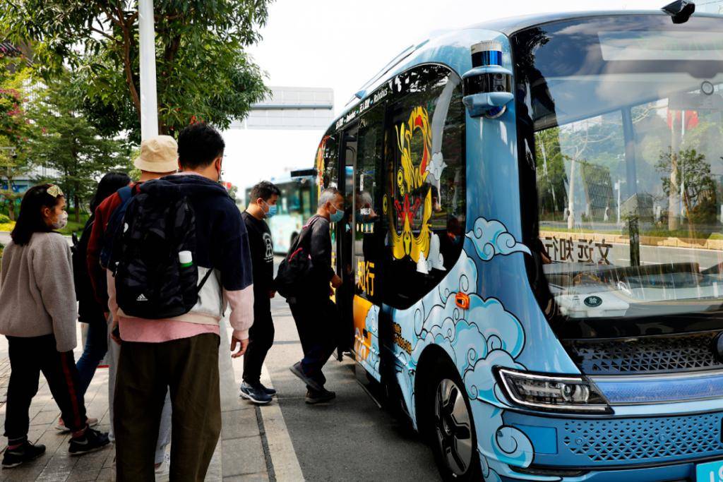 Robobus|驾驶位藏在哪？ 找得到算你赢