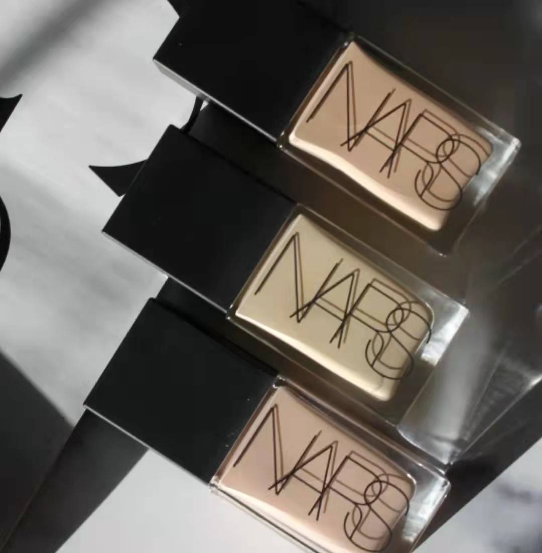 官宣最近大热的3款“粉底液”测评,优缺点都说明白了,照着买不会错