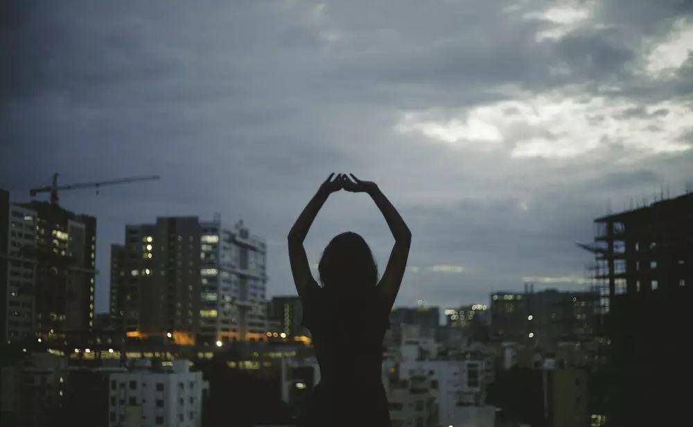 李少红|39岁明道无戏可拍，45岁吴京成150亿影帝：中年人不怕半坡，怕站着等死