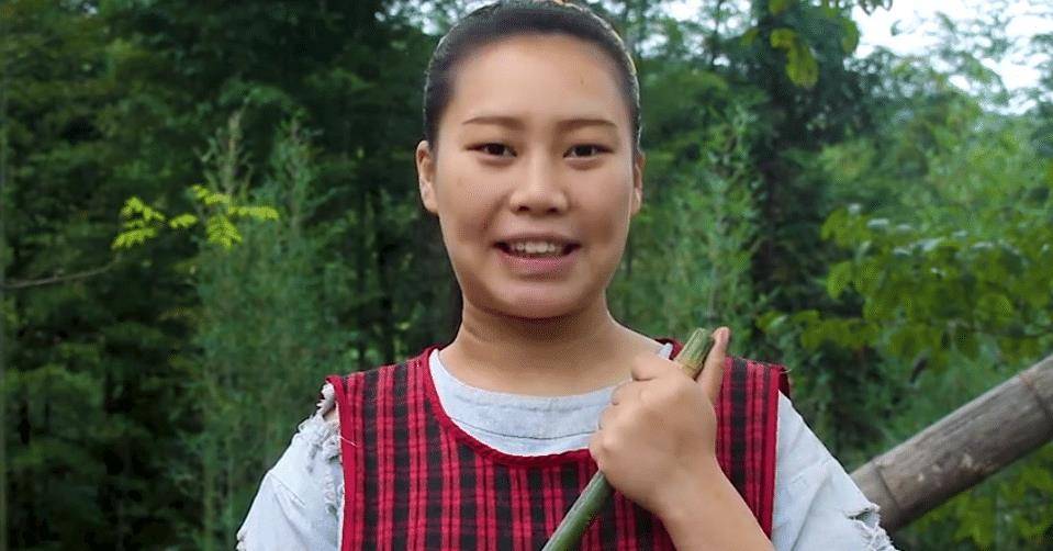 洪霞妹儿:富家女为爱嫁到农村三年生三胎,公婆:能生多生!