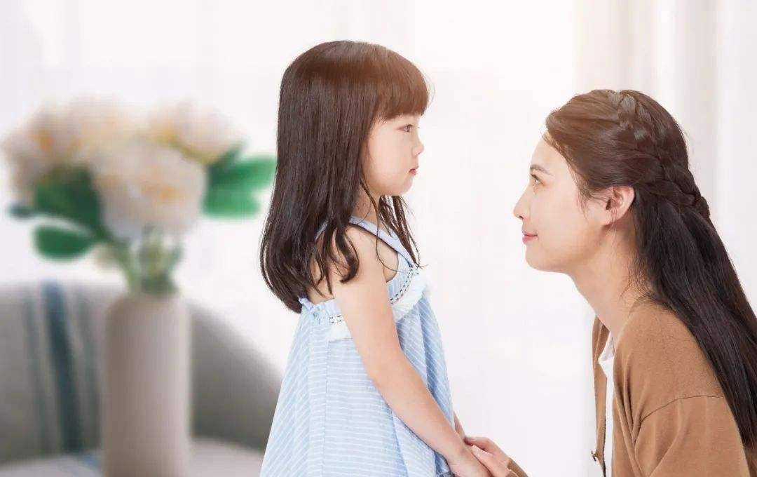 错误的倾听方式比不听孩子说话危害更大_家长_沟通_幼儿园
