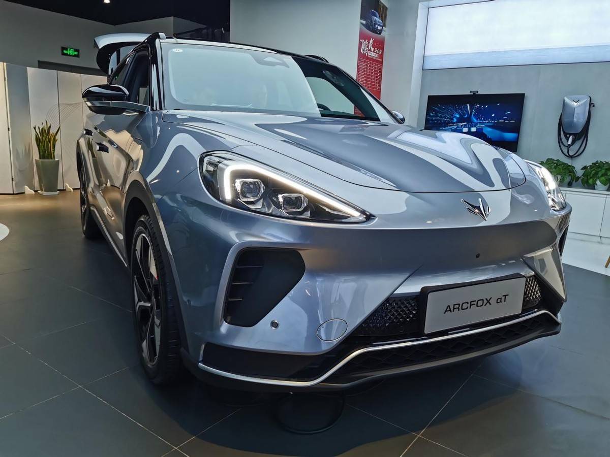 续航里程653km纯电车市中的潜力股极狐阿尔法t实拍简评