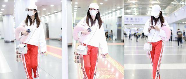 整体 颖儿太有骨感美,穿紧身裤看不出一丝赘肉,当了妈身材还能这么好