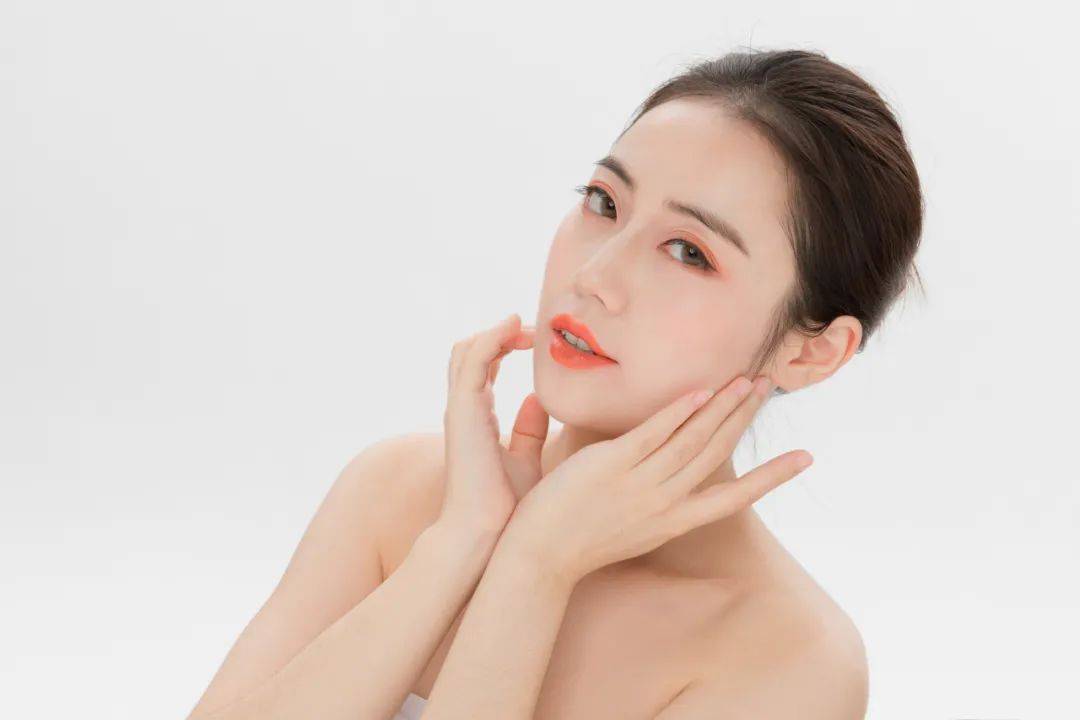 科普医美科普 | 如何才能避免自体脂肪填充面部“馒化”和不自然问题？
