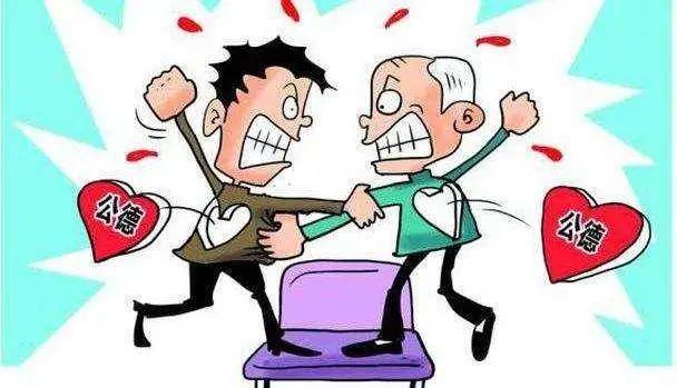 老人小孩冲抢位子地铁座位争夺战揭露了当今社会哪些问题