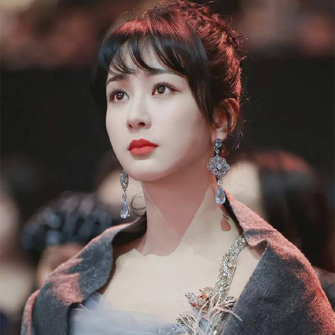 网友|90花影视瓜:迪丽热巴《公诉精英》搭中生,杨紫《长相思》一拖三