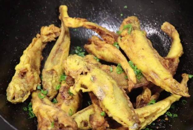 原创
鲜香酥脆的椒盐小黄鱼,烹饪简单,营养好吃,不错的家常美味